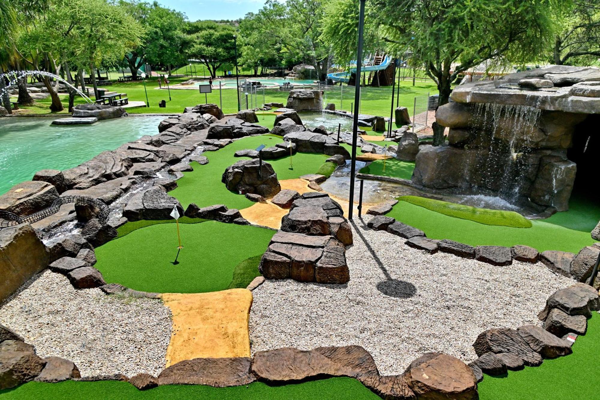 Seasons Golf, Leisure, Spa ハートビーズポート エクステリア 写真